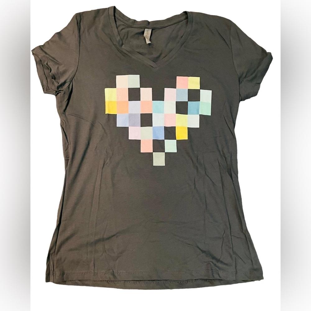 Grey v-Neck Heart Patchwork TShirt